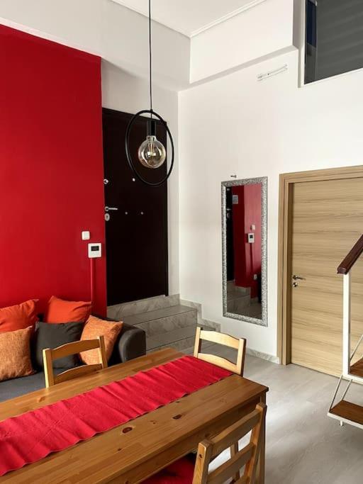 Comfy Apartment With Low Ceiling Attic Atenas Exterior foto